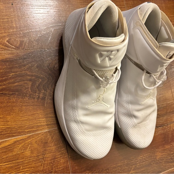 Air Jordan Why Not Zer0.1 Triple White Silver Basketball Shoes 9.5 main image 4